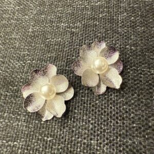 گوشواره مرواریدی طرح گل